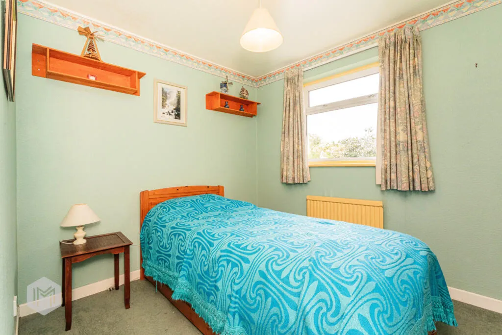 3 bed Link Detached House