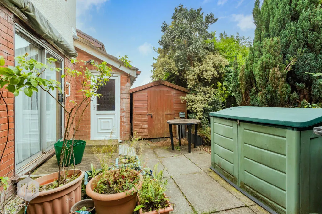 3 bed Link Detached House