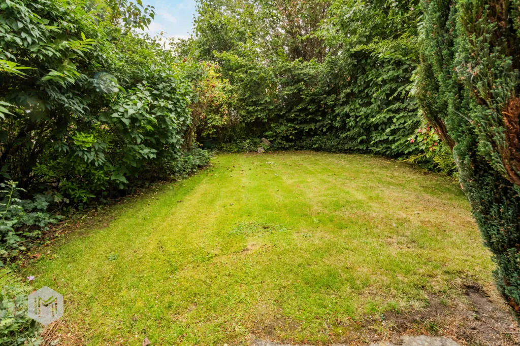 3 bed Link Detached House
