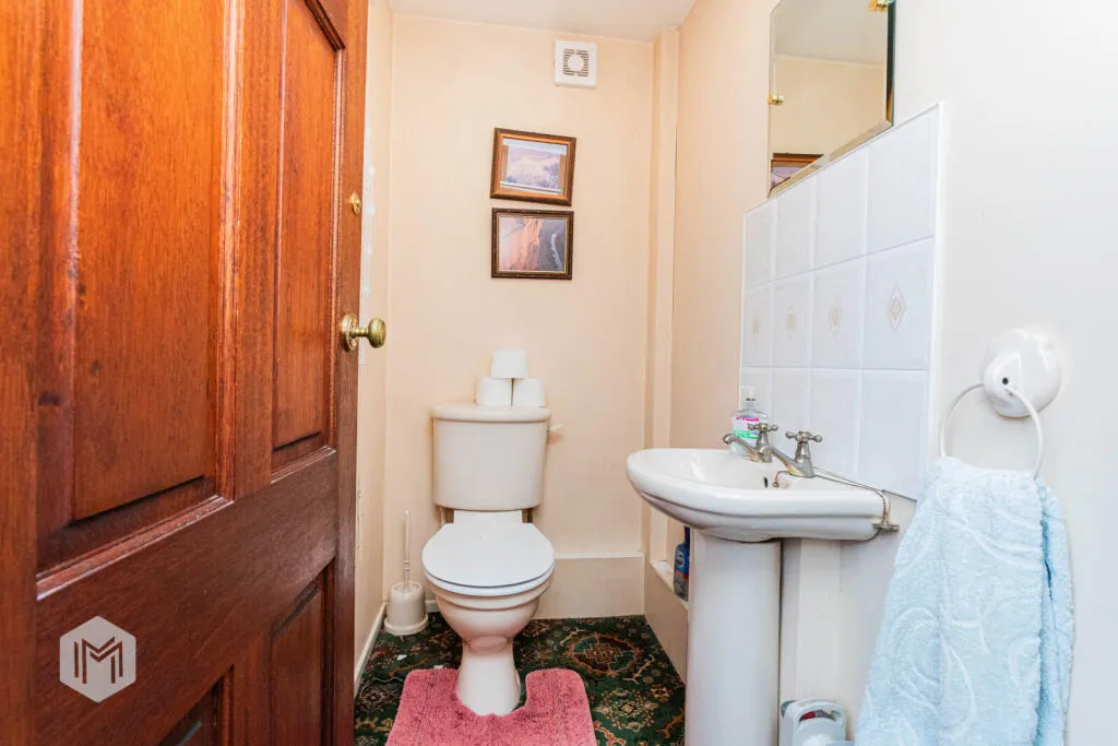 3 bed Link Detached House