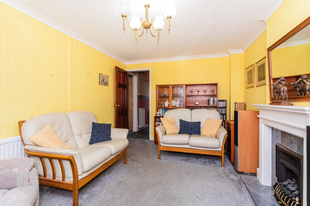 3 bed Link Detached House