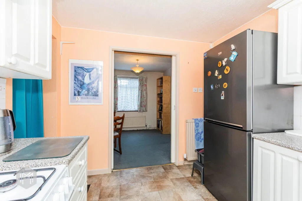 3 bed Link Detached House