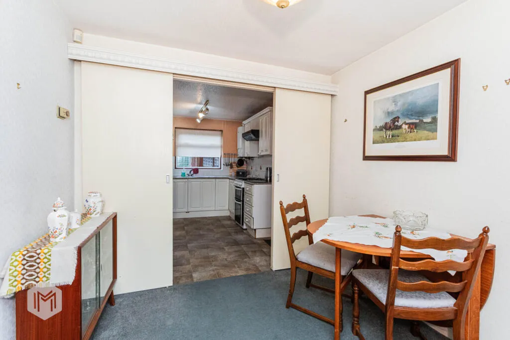 3 bed Link Detached House