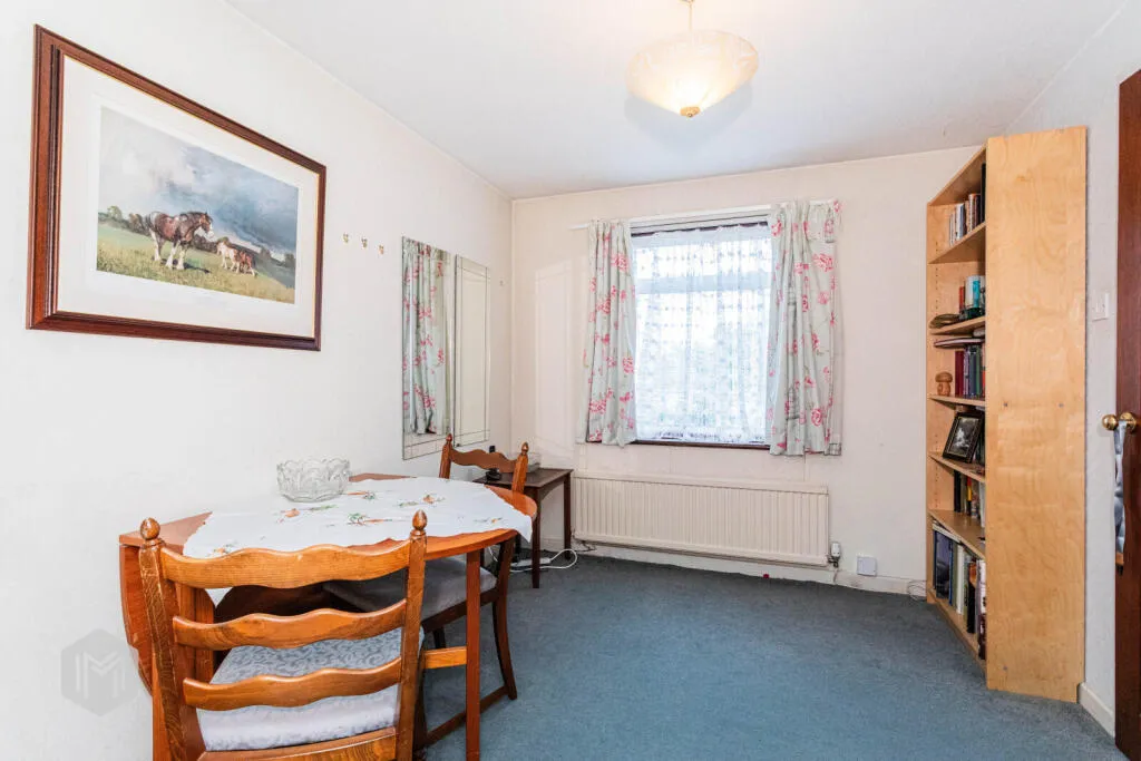 3 bed Link Detached House
