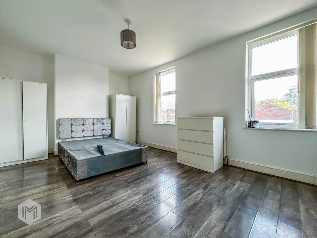 5 bed House