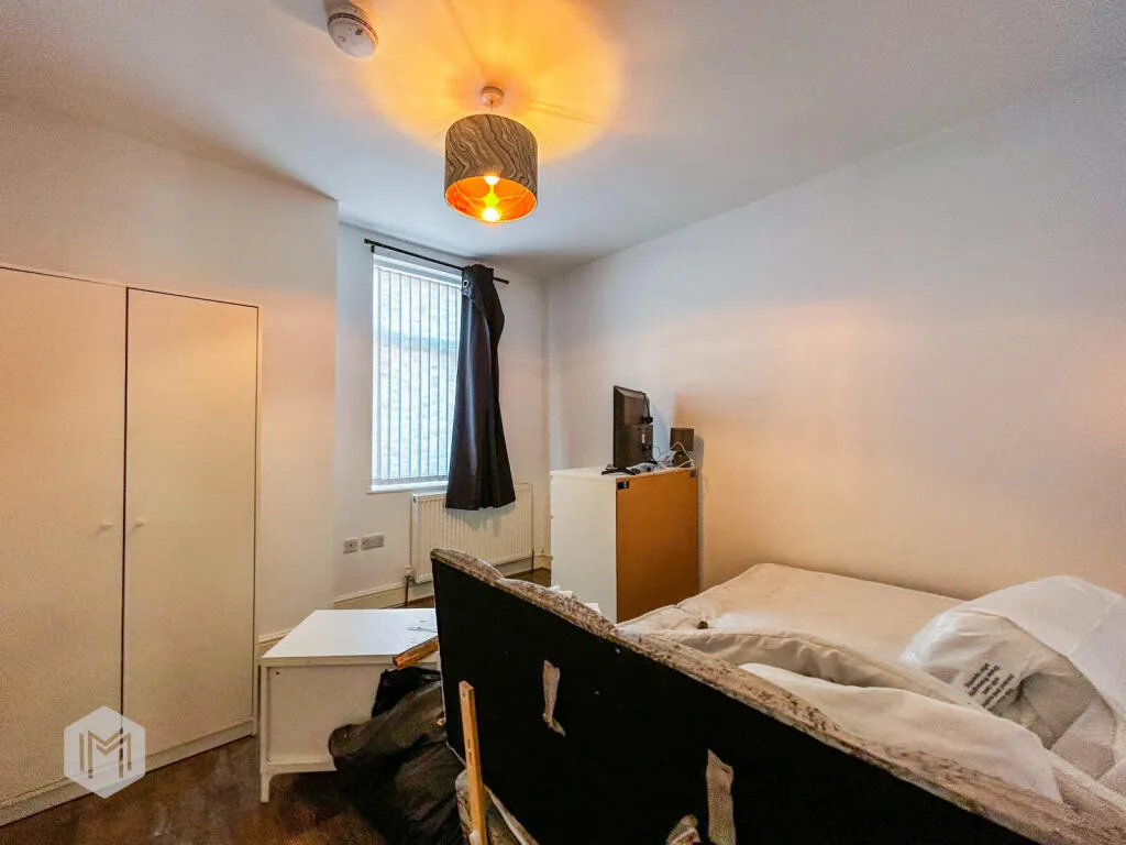 5 bed House