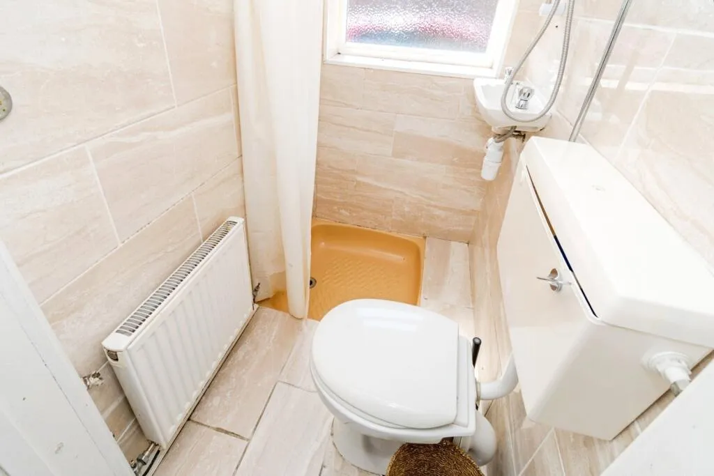 3 bed End of Terrace