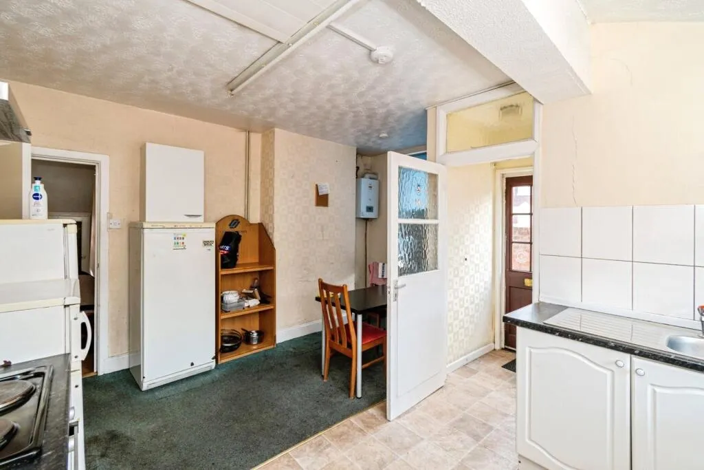 3 bed End of Terrace