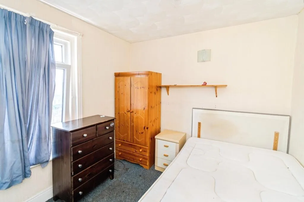 3 bed End of Terrace