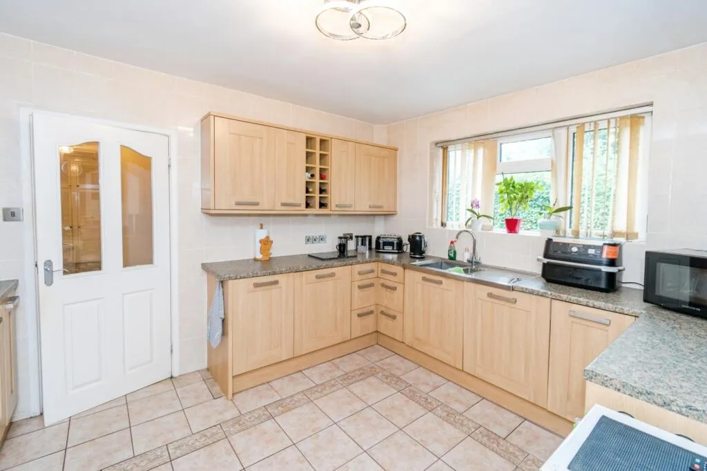 4 bed Bungalow