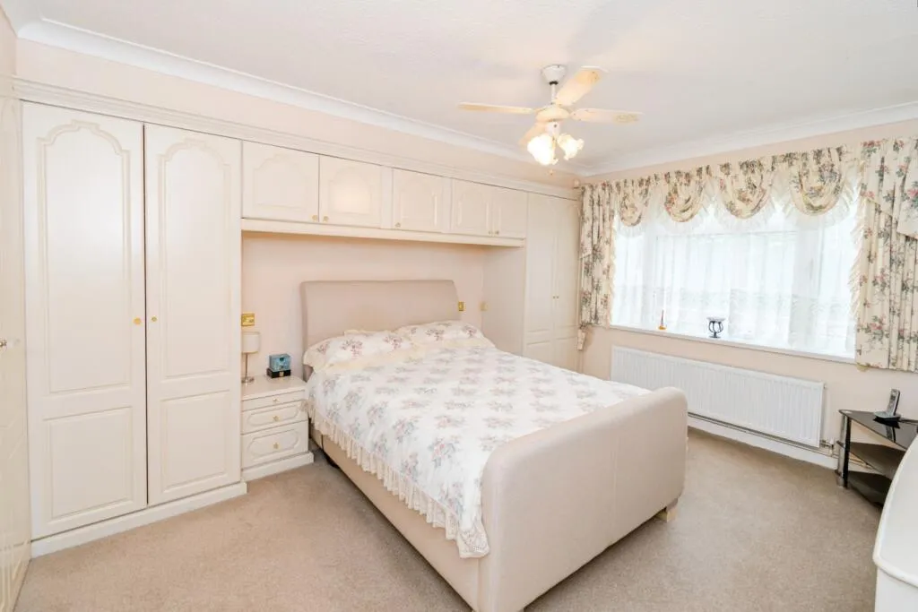 4 bed Bungalow
