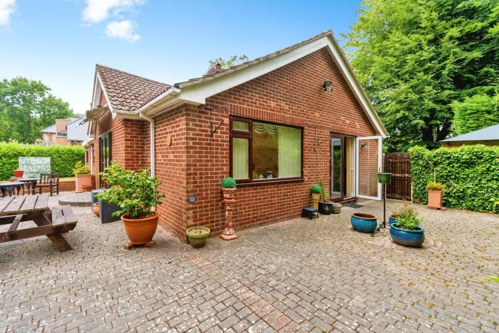 4 bed Bungalow