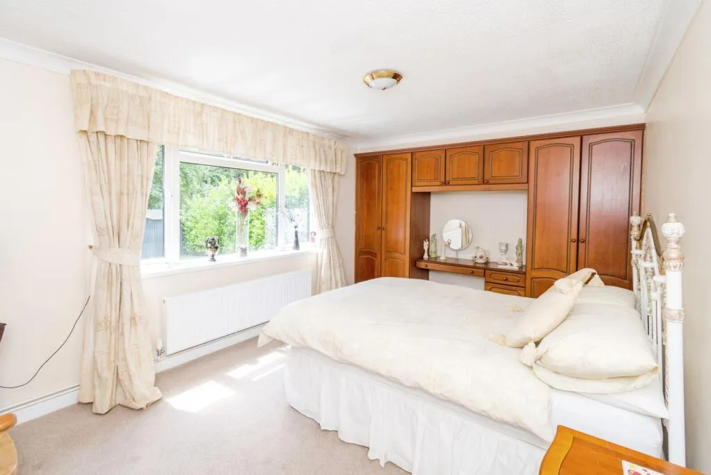 4 bed Bungalow
