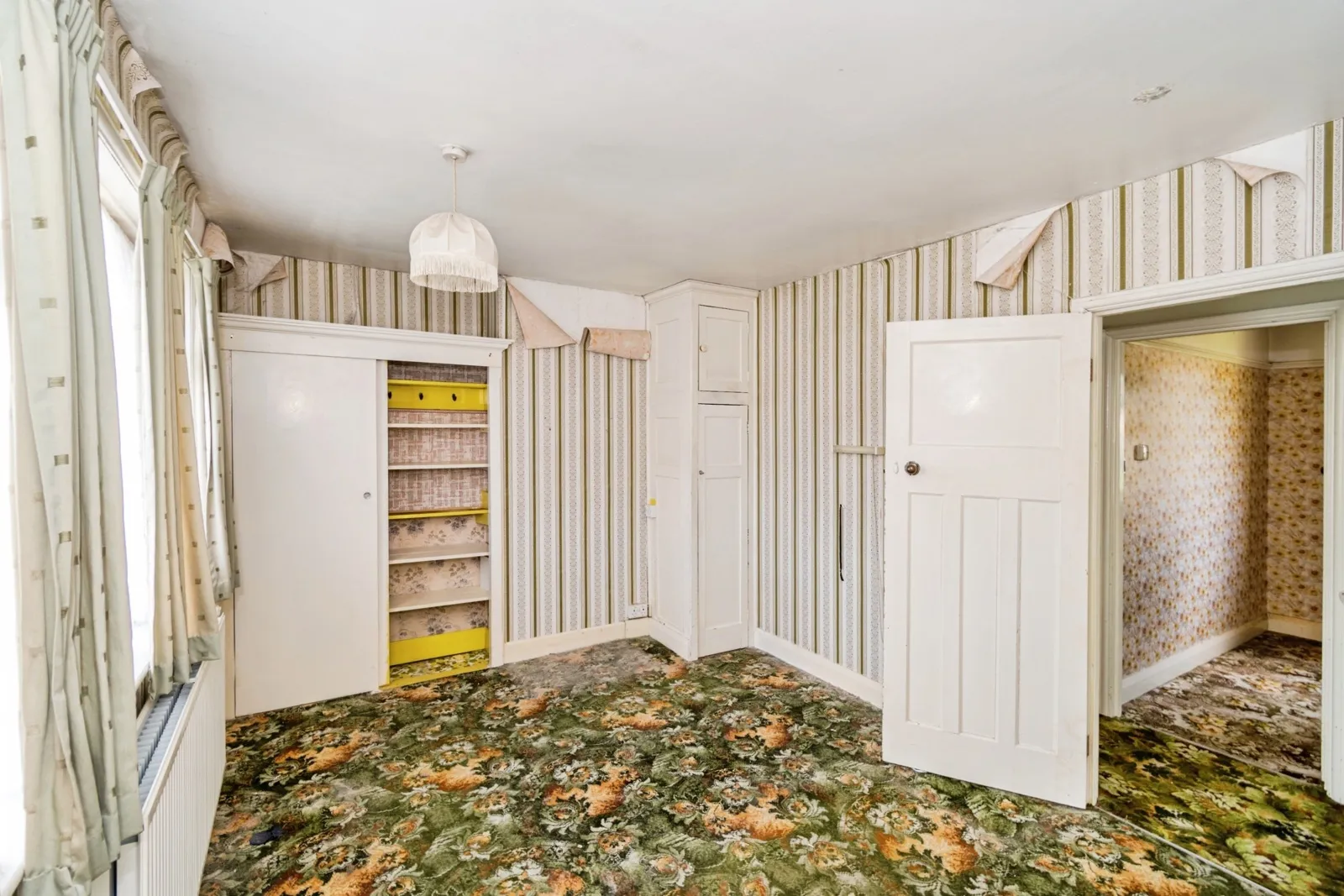 3 bed End of Terrace
