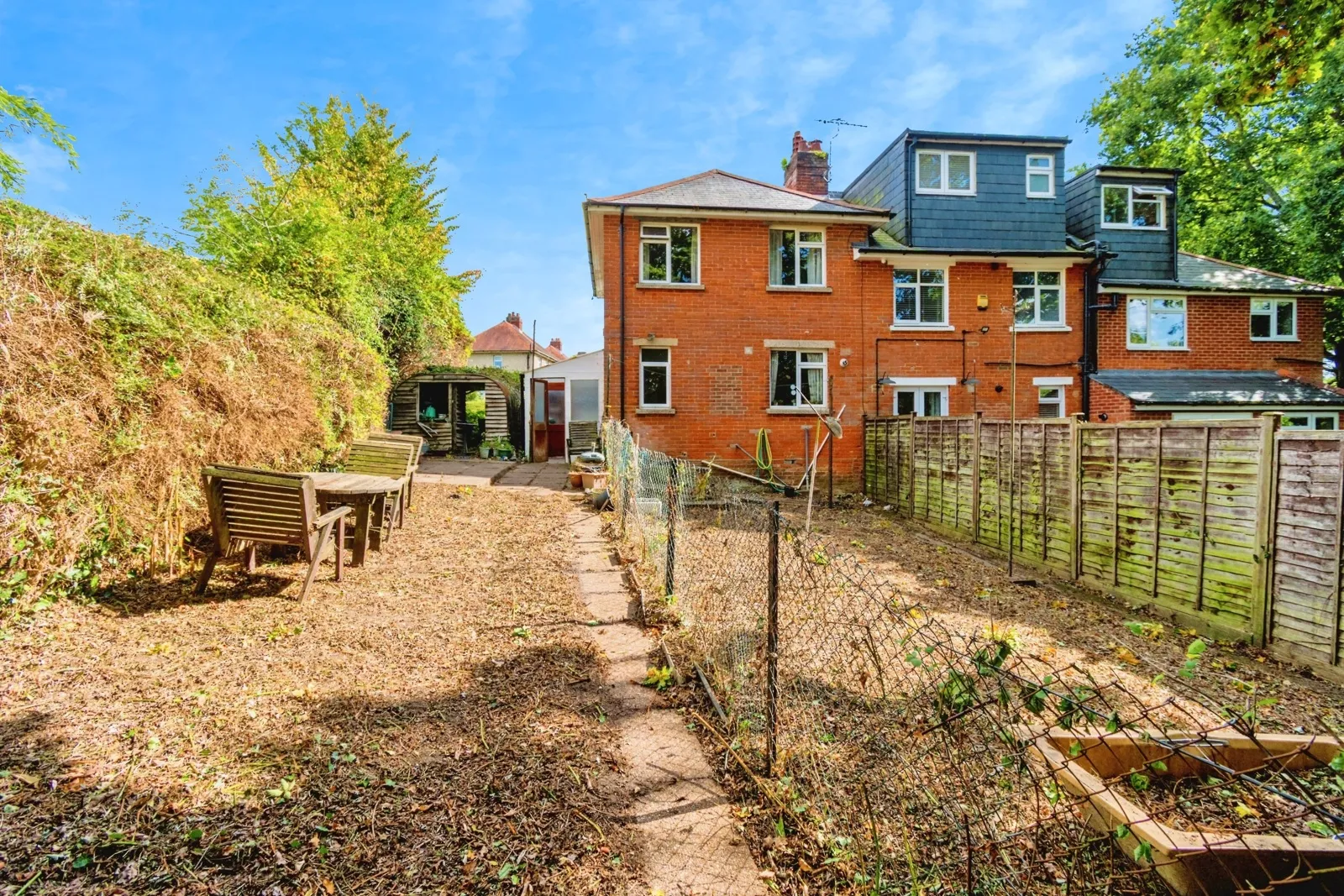 3 bed End of Terrace