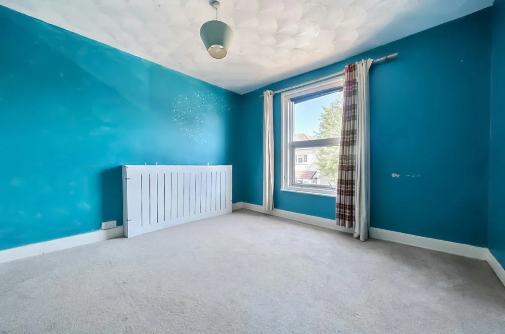 3 bed End of Terrace