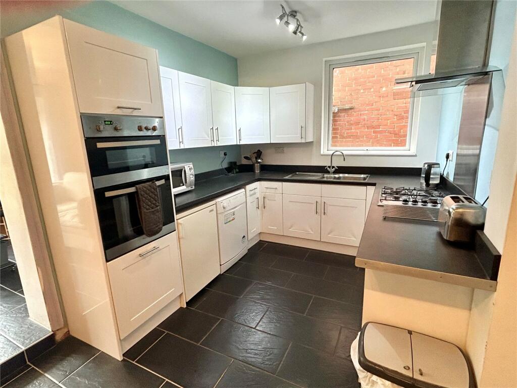 4 bed Detached