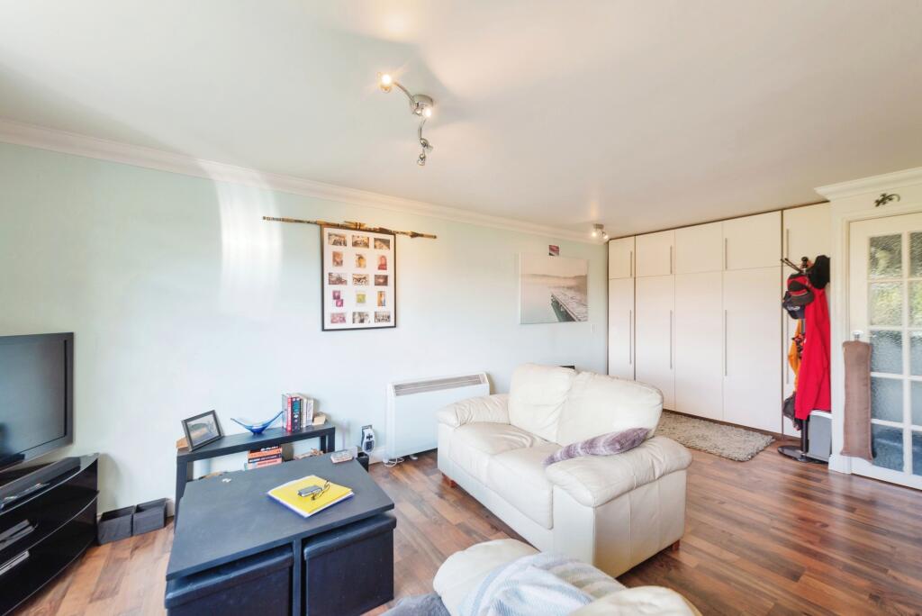 1 bed Apartment