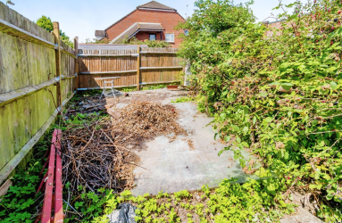 2 bed Commercial Property