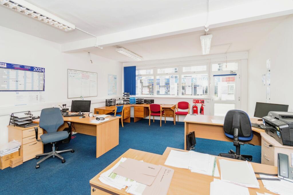 2 bed Commercial Property