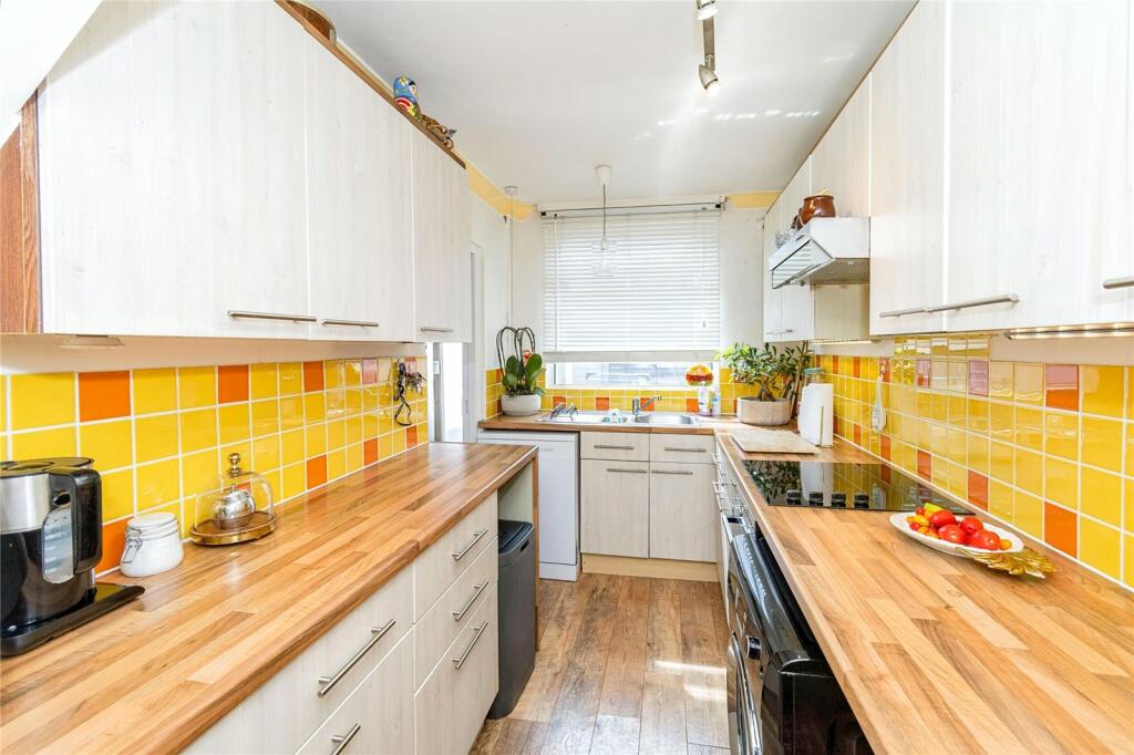 4 bed Town House