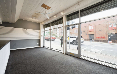 2 bed Shop