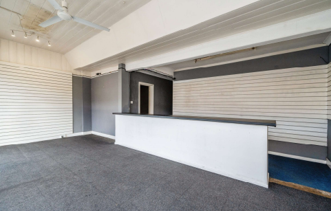 2 bed Shop