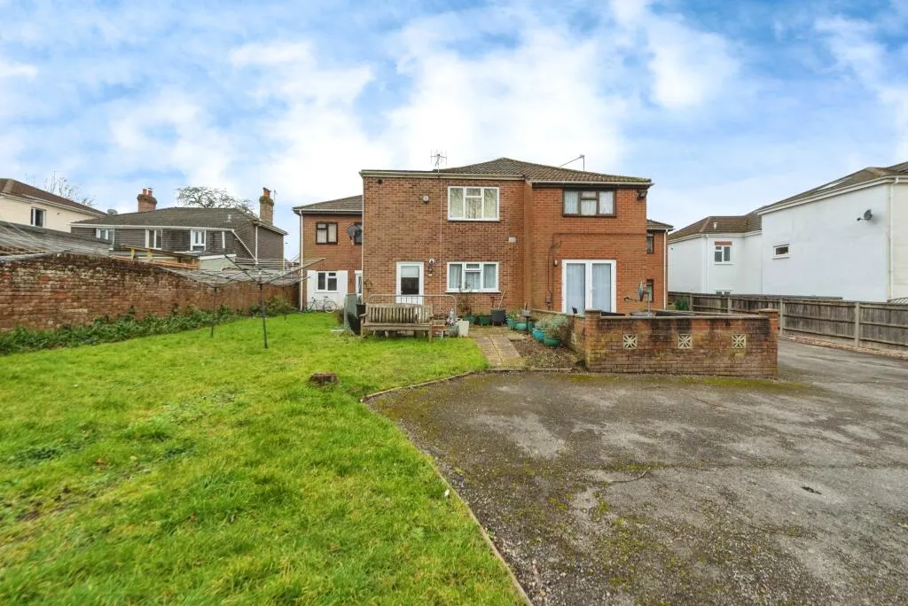 1 bed Maisonette