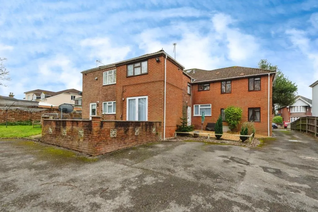 1 bed Maisonette