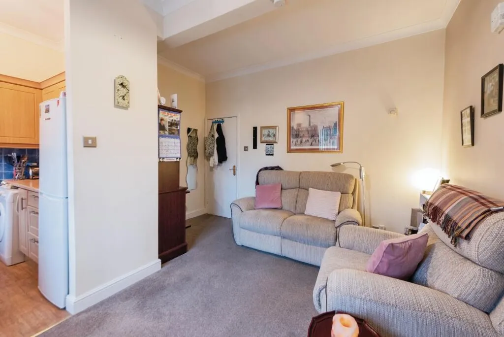 1 bed Maisonette