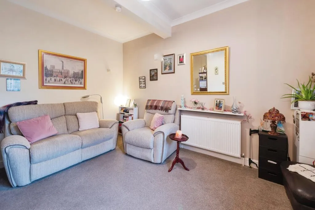 1 bed Maisonette