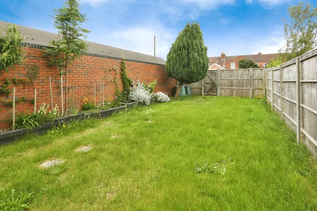 3 bed End of Terrace