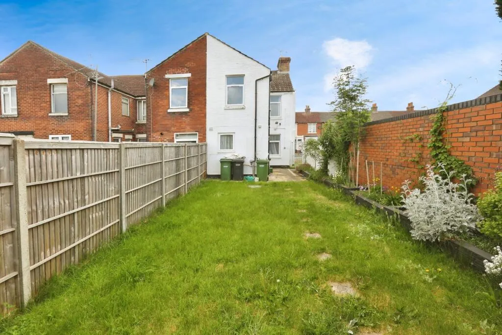 3 bed End of Terrace