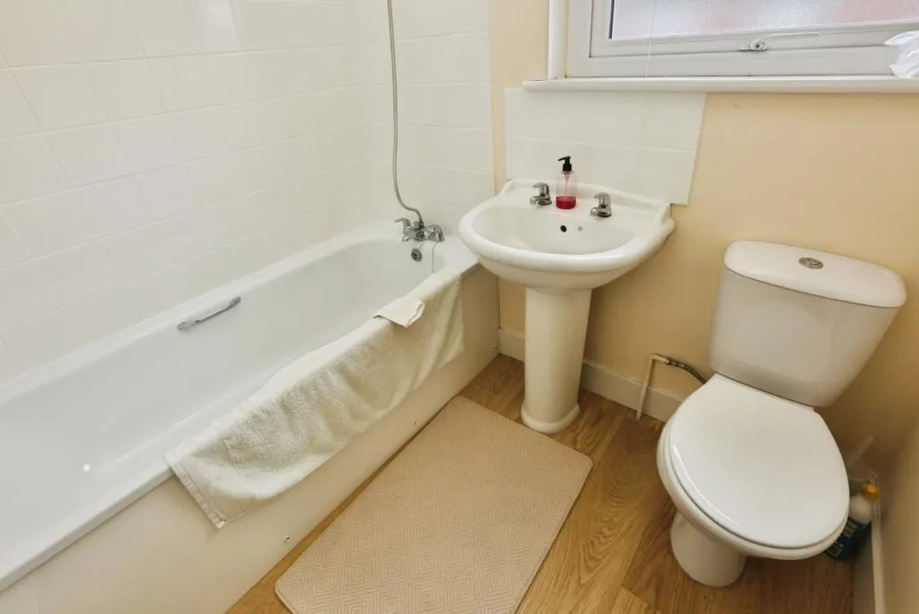 3 bed End of Terrace