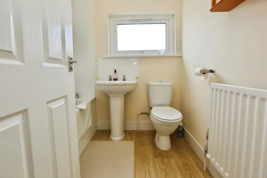 3 bed End of Terrace