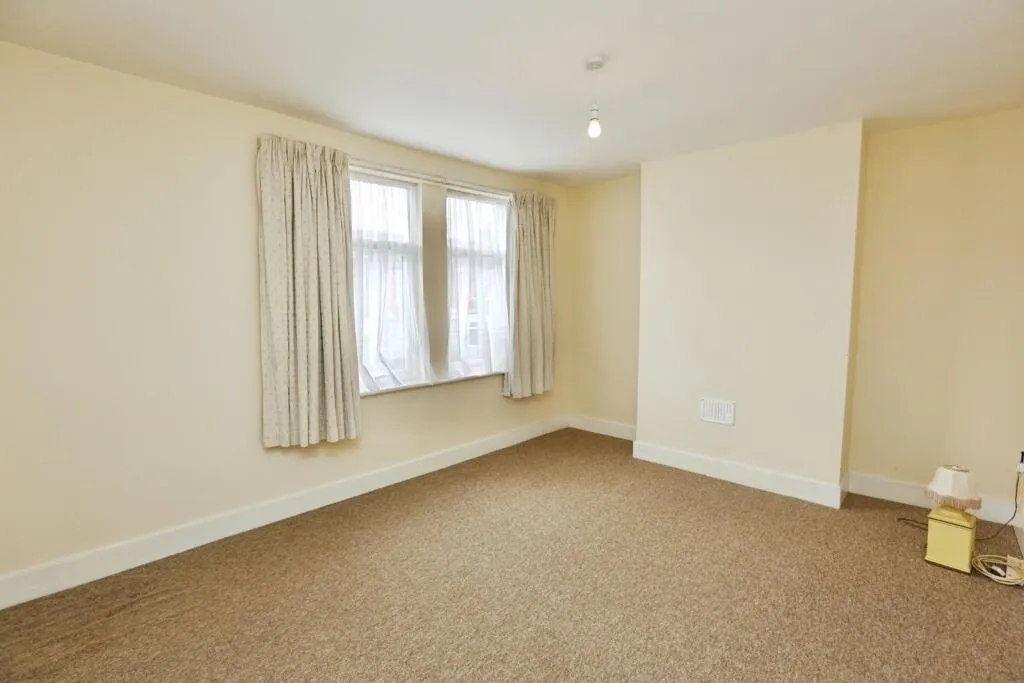 3 bed End of Terrace