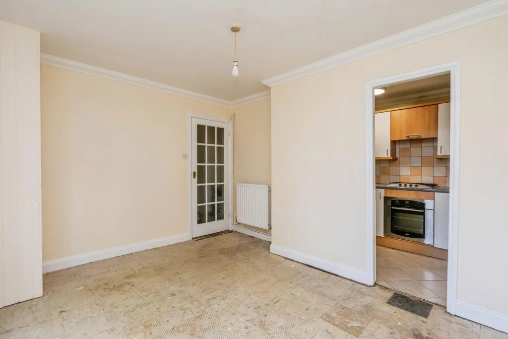 1 bed Ground Flat