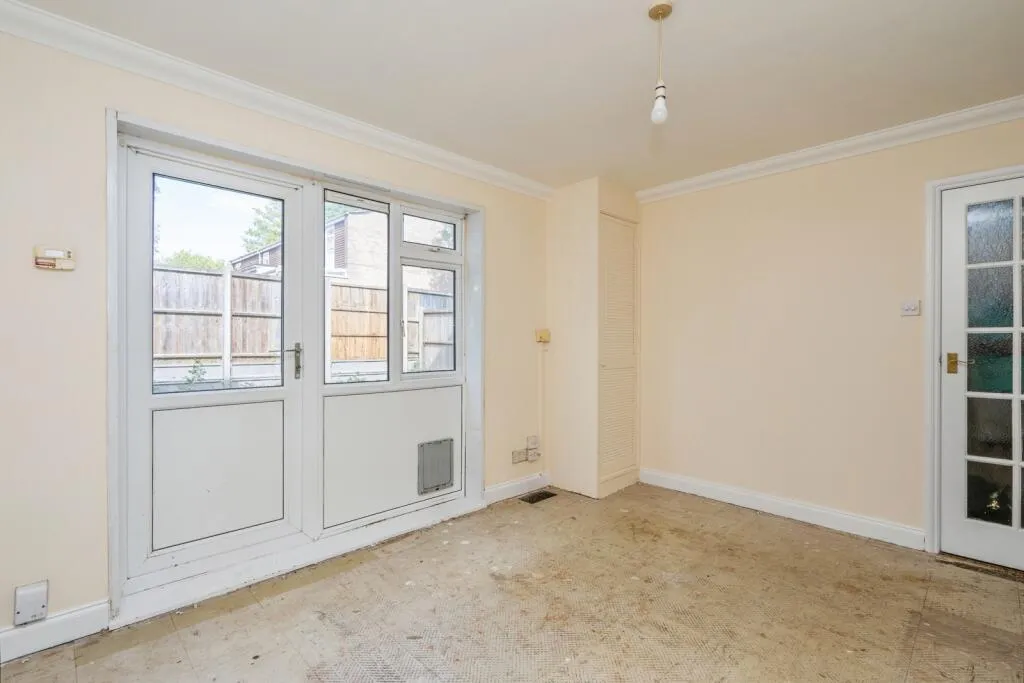 1 bed Ground Flat
