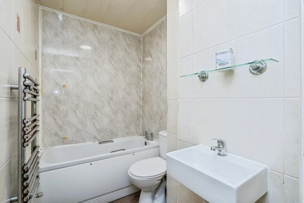 1 bed Ground Flat