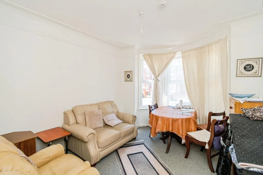 2 bed Semi-Detached