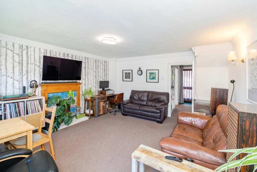 3 bed Terraced