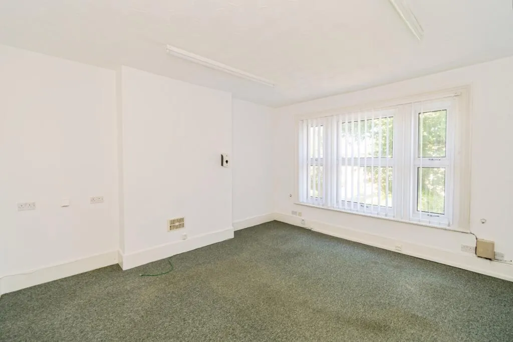 4 bed Semi-detached Villa