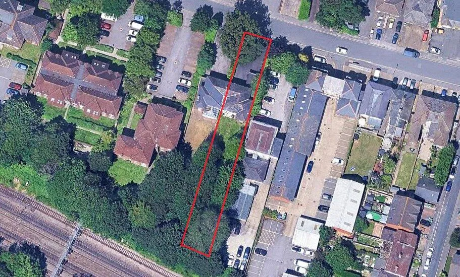 4 bed Semi-detached Villa