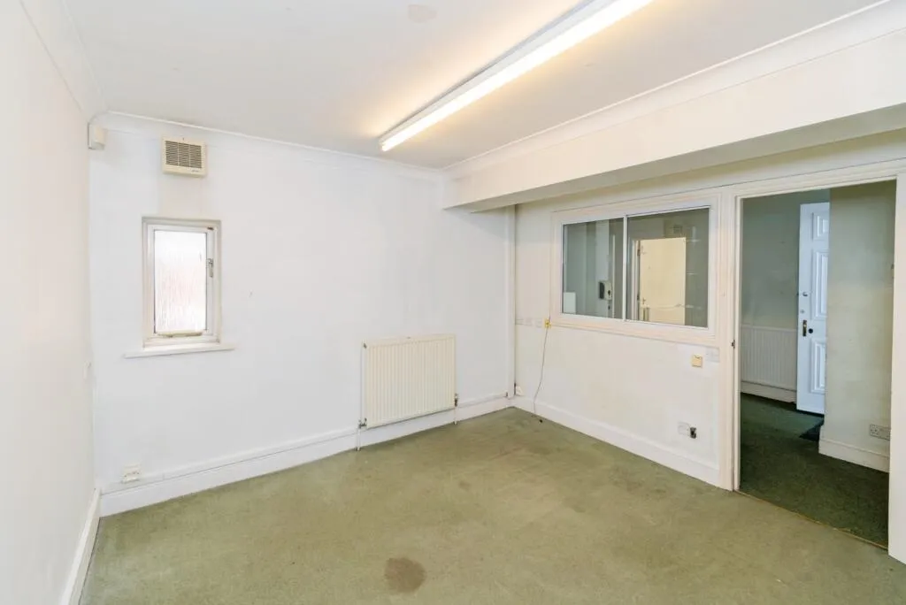 4 bed Semi-detached Villa