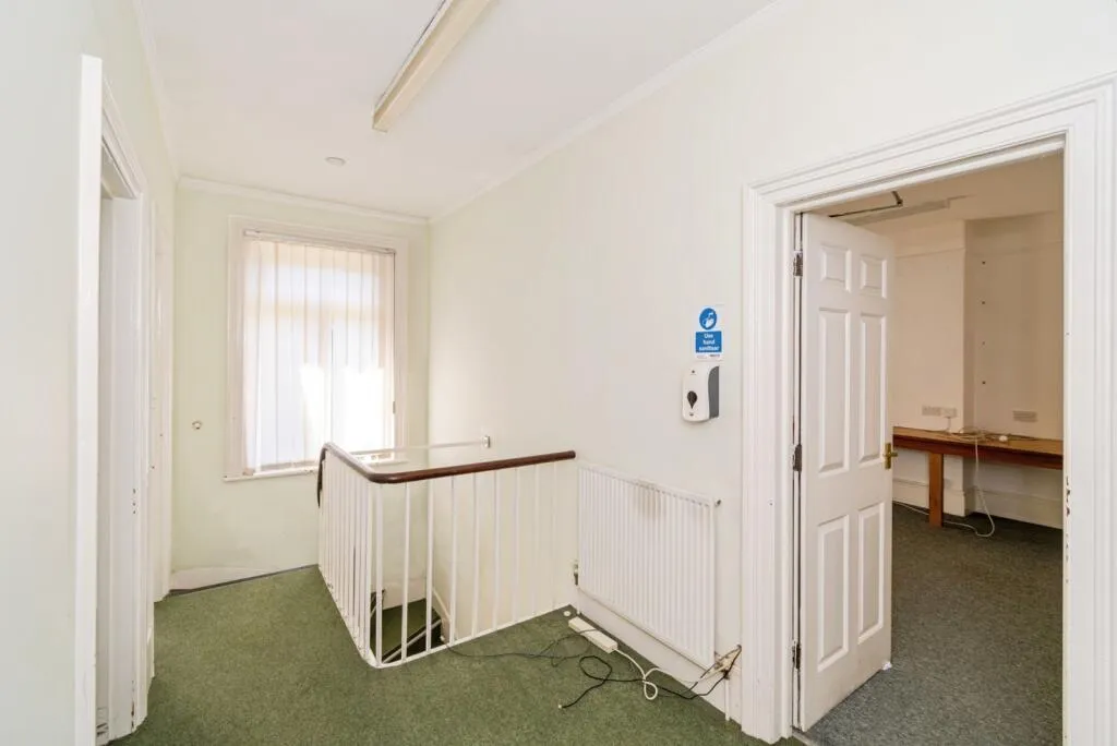 4 bed Semi-detached Villa