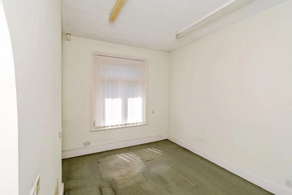 4 bed Semi-detached Villa