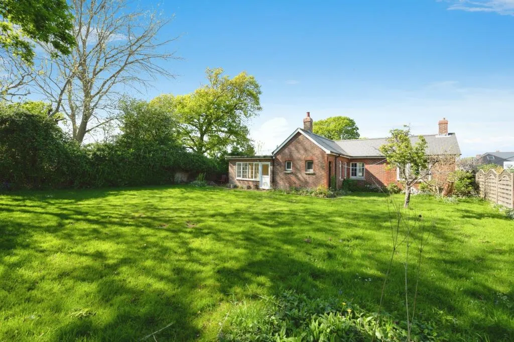 2 bed Detached Bungalow