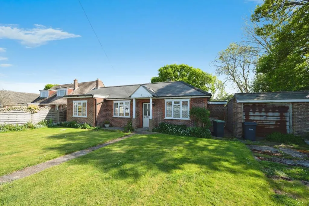 2 bed Detached Bungalow