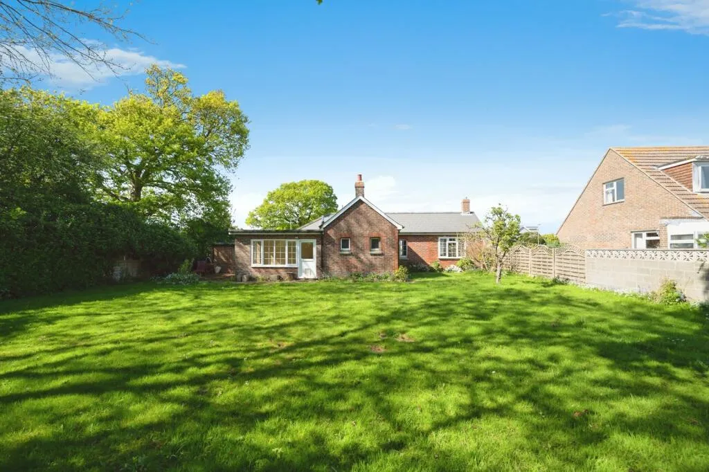 2 bed Detached Bungalow