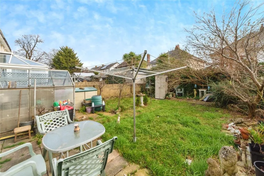 3 bed End of Terrace